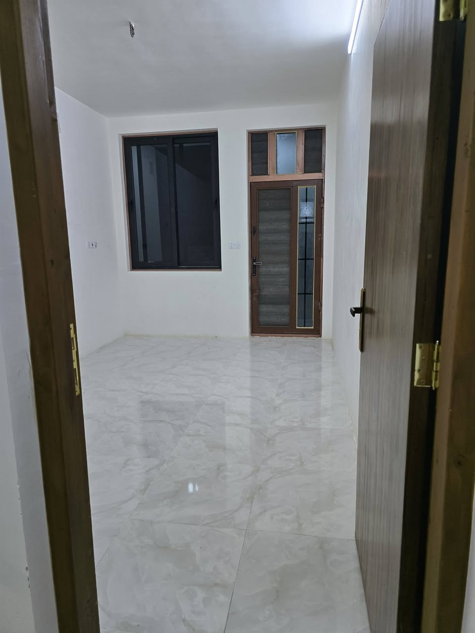 مشتمل للبيع مساحة /٧٠ /متر/مسلح امفول هستوه طالع العماله منه موقع الحريه قرب تقاطع العياده/ اوقرب اسواق كتو/ يحتوي  علا طرمه اوصاله مطبخ حمام منور غرفه جوه اوغرفتين فوك اوبيتونه اوصطحين للا ستفسار عل الرقم *********** اوخاص
