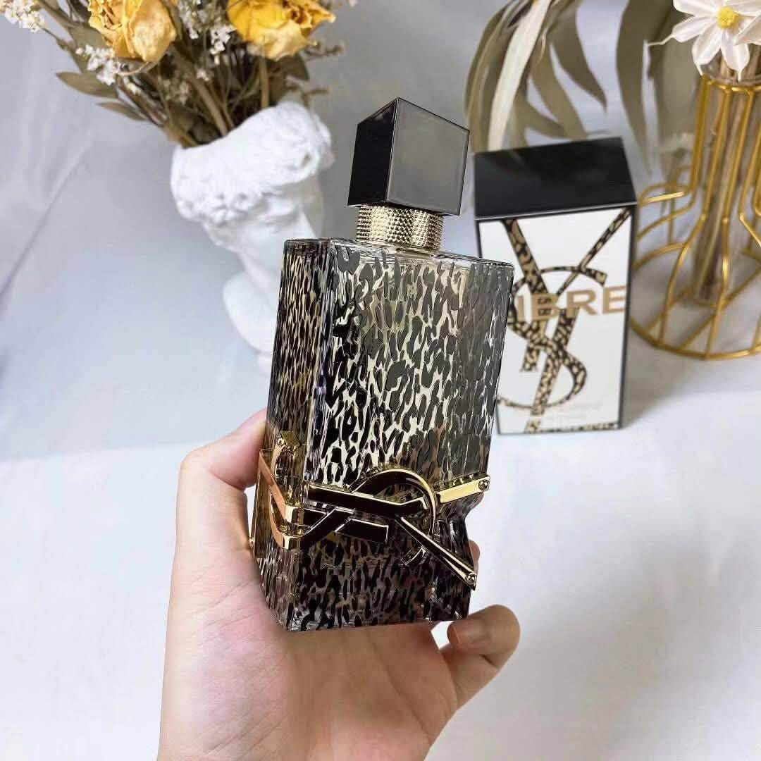 بنات علقو حتى يصعد المنشور🤗
عطور الصيفيه توفرت 
 عطور فرنسيه اوربيه
حجم ١٠٠ مل كبير
ثبات اكثر من ٨ ساعات
عطور صيفيه تجنن
متوفر رجالي ونسائي 
توصيل بسمايه الف ⭕️🚗
الاسعار تجنن⭕️


**إذا كنت صاحب هذا الإعلان وتريد حذفه لأي سبب، رجاءا أرسل رسالة إلى الدعم الفني**