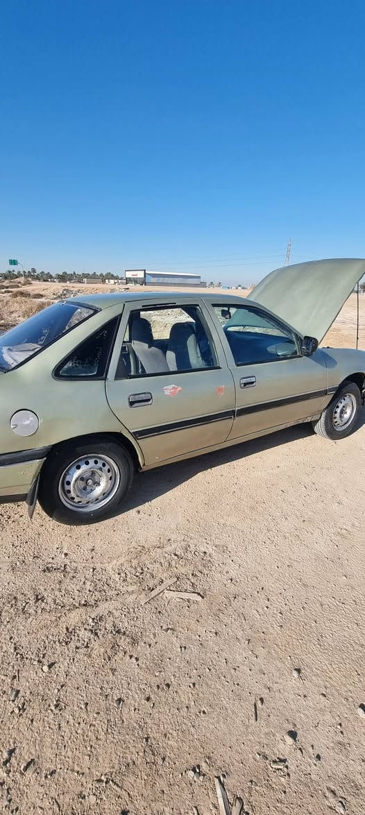 اوبل فكترا موديل ١٩٩١ رقم انبار تحويل مباشر مكينه ١٨٠٠ السياره خير من الله حلوه السيار وعلى ايد كملته وماعيزه اي شي وكله شغال كهربائية 
مكان النجف الاشرف ابو صخير ***********/*********** 
السعر ٢٥ وبيه مجال
