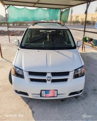 مكلف بالنشر للبيع دوج كرفان ٢٠١٠ SXT فول مواصفات بيبان كهرباء جنطة كهر...