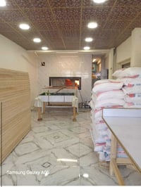 فرن صمون حجري مقابل البريد بسوق النزيزه للبيع  الفرن بي معرض يشتغل كعك...