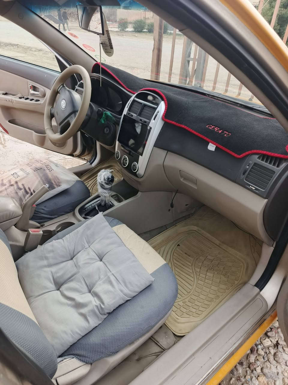 سلام عليكم كيا اسبكترا 2008 امريكي ضربه فقط باب السائق والباب خلف سائق سياره بيه سونار كير مكينة جديده رقم كربلاء سنويه لل2031 انكليزي السعر 83 وبيه مجال بسيط المكان بابل. ناحية الشوملي  للاستفسار ***********
