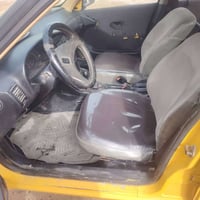 بيجو  جيلاكس موديل٢٠١٢ للبيع سياره حادث ما بيهه فقط طخه بالباب الخلفي ...