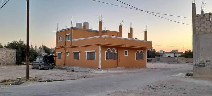 بيت للبيع في الخالديه سعر مغري قرب من شارع الرئيسي جميع الخدمات عليه دنم ٢٢٨متر مفروز مرخص طابق الأرضي شقتين طابق ثاني شقه باقي سطح فاضي مرفوع شمع ملاحظه البيت ماجر ثلاث ساعات كهرباء التواصل ٠٧٧٧٣١٨٠٥٨


**إذا كنت صاحب هذا الإعلان وتريد حذفه لأي سبب، رجاءا أرسل رسالة إلى الدعم الفني**