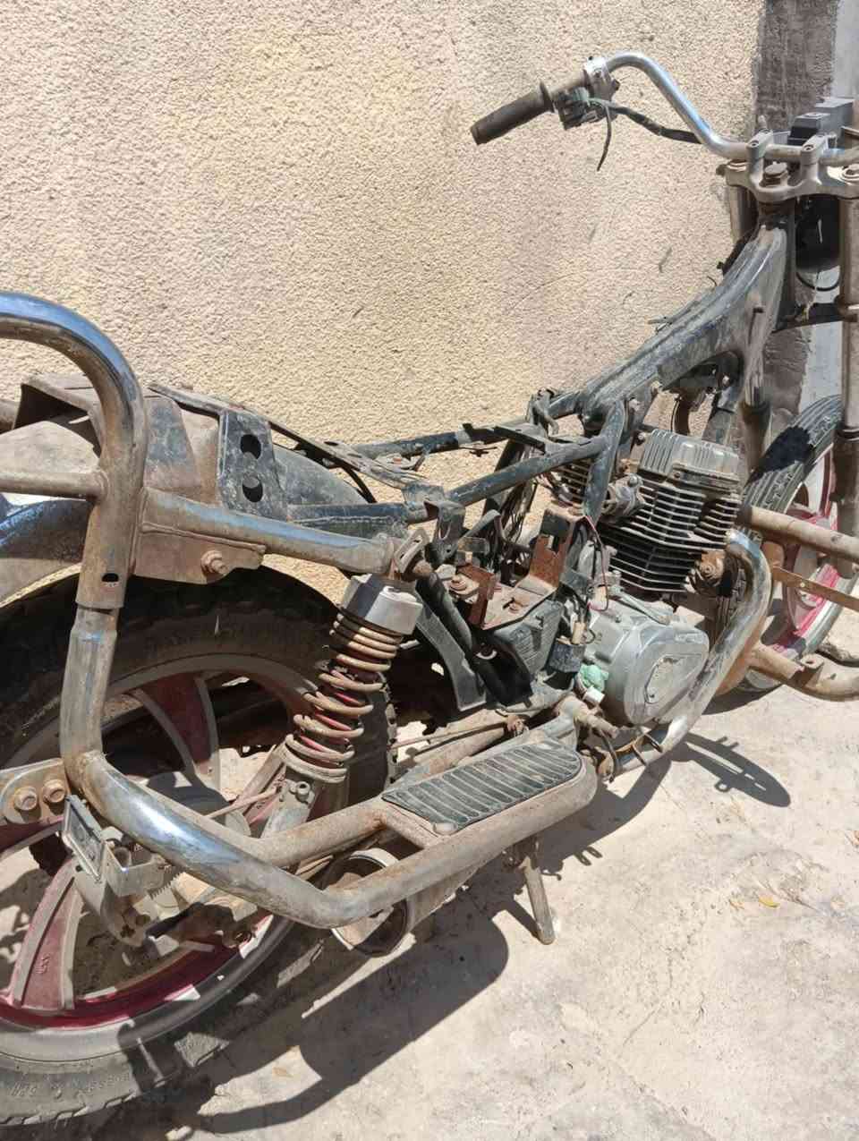 دبل بلك مكينه وشاصي وتايرات وراق ستنساخ مكفوله عشائر وسرقه مكاتبه اتكاتب وياك السعر 150 بابل مجسر الثوره للأستفسار ***********
