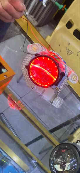 عندي عدسات زنون. كلش قويات جنت شادهن علا النتره وفتحتهن 
ماخذهن ب450الف اصيرن علا كل سيارات لبسهن عدسات 
رايدهن ب300وبيهن مجال 
وبينه عين شيطان هم ما شلتهن شادهن ب50الف
عنواني بصره 
*********** Singapore
