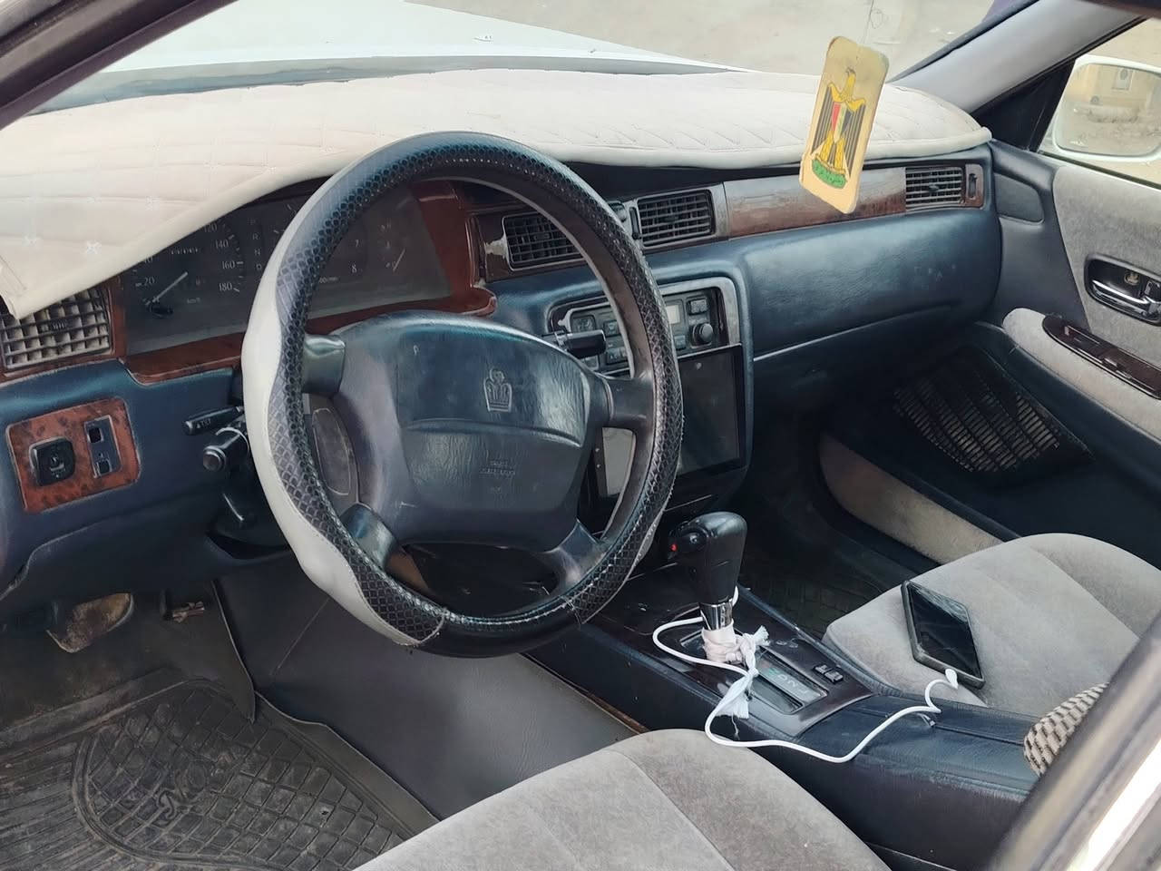 سلام عليكم سياره للبيع راس ثور مكفول كفالة عامه الموديل 1996 تبريد شغال ثلج كهربايات كله شغاله 
بسمي تحويل ثاني يوم محرك فيفيتي كفالة عامه تخم تاير كارتون حداديه كارتون مكان الناصريه الشطره الكطيعه
سعر112وبيه مجال الشراي ***********
