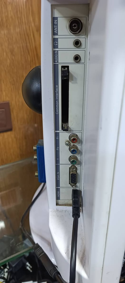 شاشة حجم ١٥ منفذ HD ومنفد VGA  وبيها بورت حاسبة مع دي في دي مدمج دقة عالية ترهم لكاميرات المراقبة ٦٥ مع التوصيل


**إذا كنت صاحب هذا الإعلان وتريد حذفه لأي سبب، رجاءا أرسل رسالة إلى الدعم الفني**