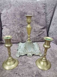 طقم شمعدانات • نحاس قديم • ٣ قطع