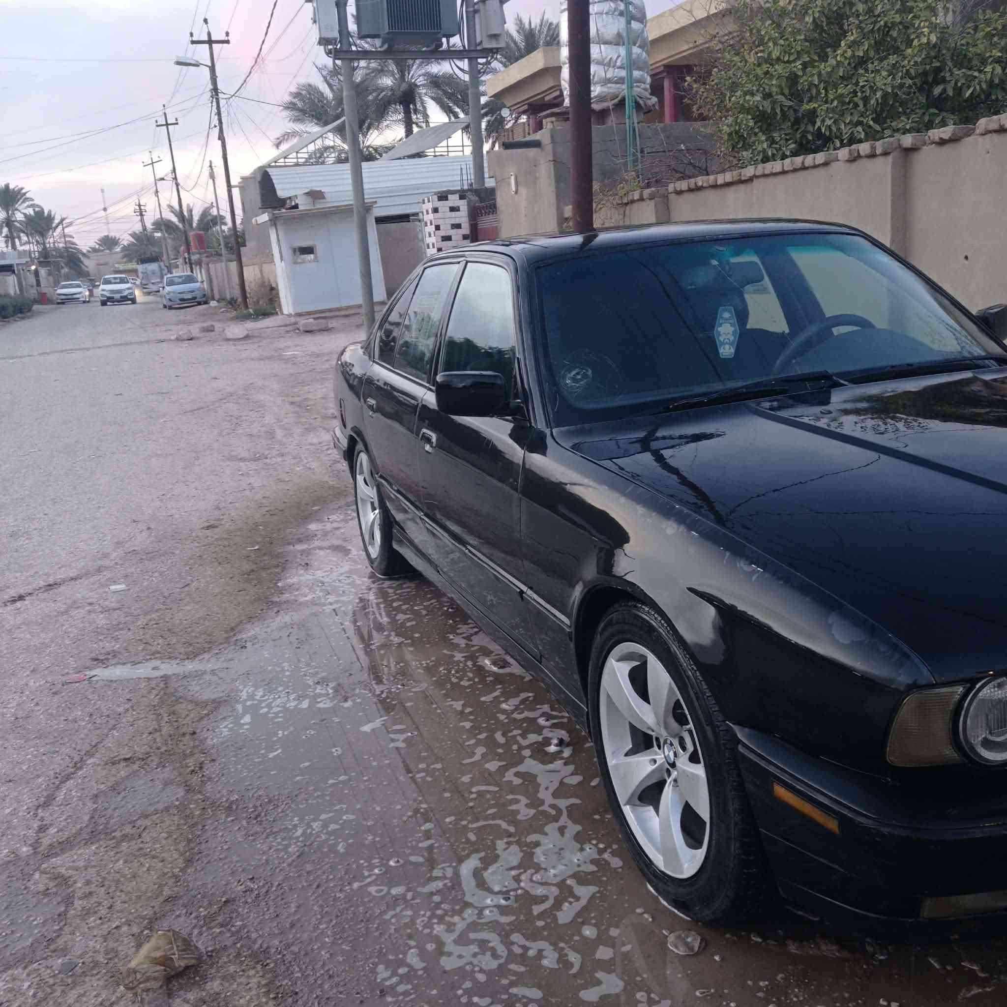 سلام عليكم بيئم دبليو للبيع موديل 93 السياره ما بيه اي نقص ماعده كمبريسر السعر 55 وبيه مجال / العنوان 
بابل 
رقم الموبايل 
***********
