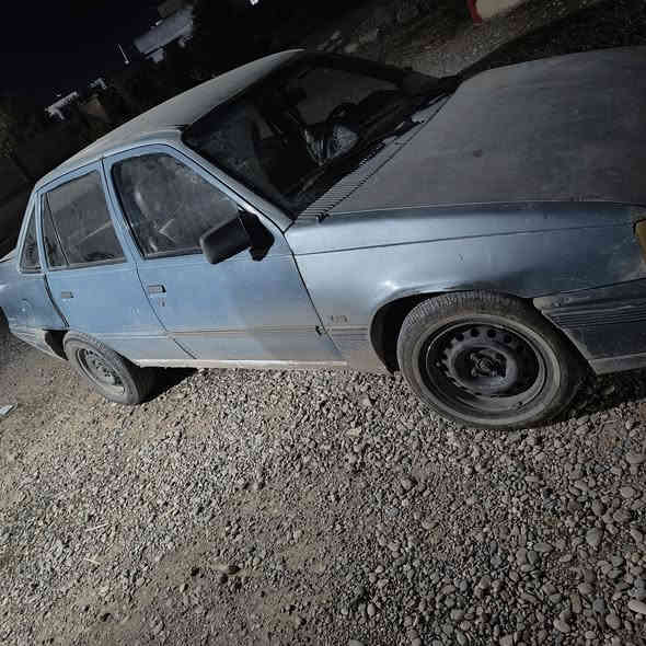 سياره كاديت حجم 14 رقم دولي جاهزه رقم الهاتف ***********
