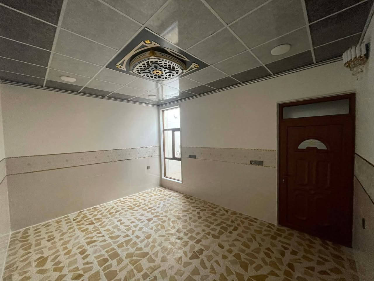 للبيع للبيع للبيع للبيع
#معزولين_عزل_تام_حديث
#عقارات_فنر_الحمداني
مؤجر ب ٦٠٠ الف دينار شهريا 
دار سكني سند طابو في حي السماح
قرب مستوصف السماح
المساحة ١٠٠م ثلاثة طوابق بناء حديث 
 معزول طابق الأول عن طابق الثاني
ط١ غرفة نوم وهول واستقبال ومطبخ وصحيات وكراج
ط٢ غرفة نوم وهول واستقبال ومطبخ وصحيات
ط٣ غرفة نوم ومطبخ وصحيات سطح كاشي
السعر ١٢٠ مليون قابل للتفاوض
للإستفسار الاتصال
***********
***********
مراجعة مكتب البلديات للعقار في حي المشراق فرع مطعم طماطة
