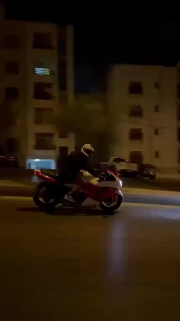 *النوع : كوزاكي z14
*السعر : 6500

*الترخيص :  لشهر 5-2026

*سعة المحرك : 1400 cc

*عدد الحصنه : 230 يعني قنبله ع الارض 

*عدد السلندرات : 4 سلندر 

*الموديل : 2012

*المواصفات : دراجه من اقوى محرك بعالم درجات الرياضيه + محركها جديد تقريبا + مش بحاجة برغي + عليها 3 وضعيات قياده + شكلها قريب جدا الى هايبوزا + معايرة داينو 

*الاضافات : كرسي خلفي تسكيره + سليدرات واقيه + يدين معدله + مغطسه كامل كاربون فايبر + كوشوك جديد + اضويه 6 عيون + عيار داينو 

*صنف دراجه رياضي اعتذر عن تجربة قياده وجاهز للفحص ووون ما بدك ممكن بدل بدراجه ثانيه 

0797587640


**إذا كنت صاحب هذا الإعلان وتريد حذفه لأي سبب، رجاءا أرسل رسالة إلى الدعم الفني**