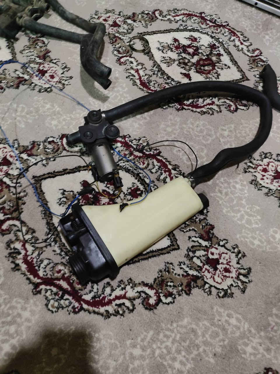 ئەم پارچانە بۆ فۆرشتن خوار بازار هه مووی بە شەرت بۆ  زانیاری زیاتر  پە وەندی بکەن بەم ڕە قەمەوە ***********
