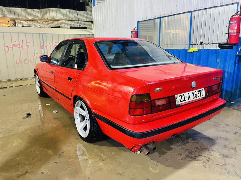 سلام عليكم 
بيئم 520 مكينه كبس مصبوغه عام سنويه لحد 28رقم سليمانيه شرط تحويل. بيها طخه ب جامرلغ الخلفي موديل 1990 كير عادي تخم تايرات جديده السعر 45 
عنوان بغداد دوره البوعيثه
اتصال ***********
