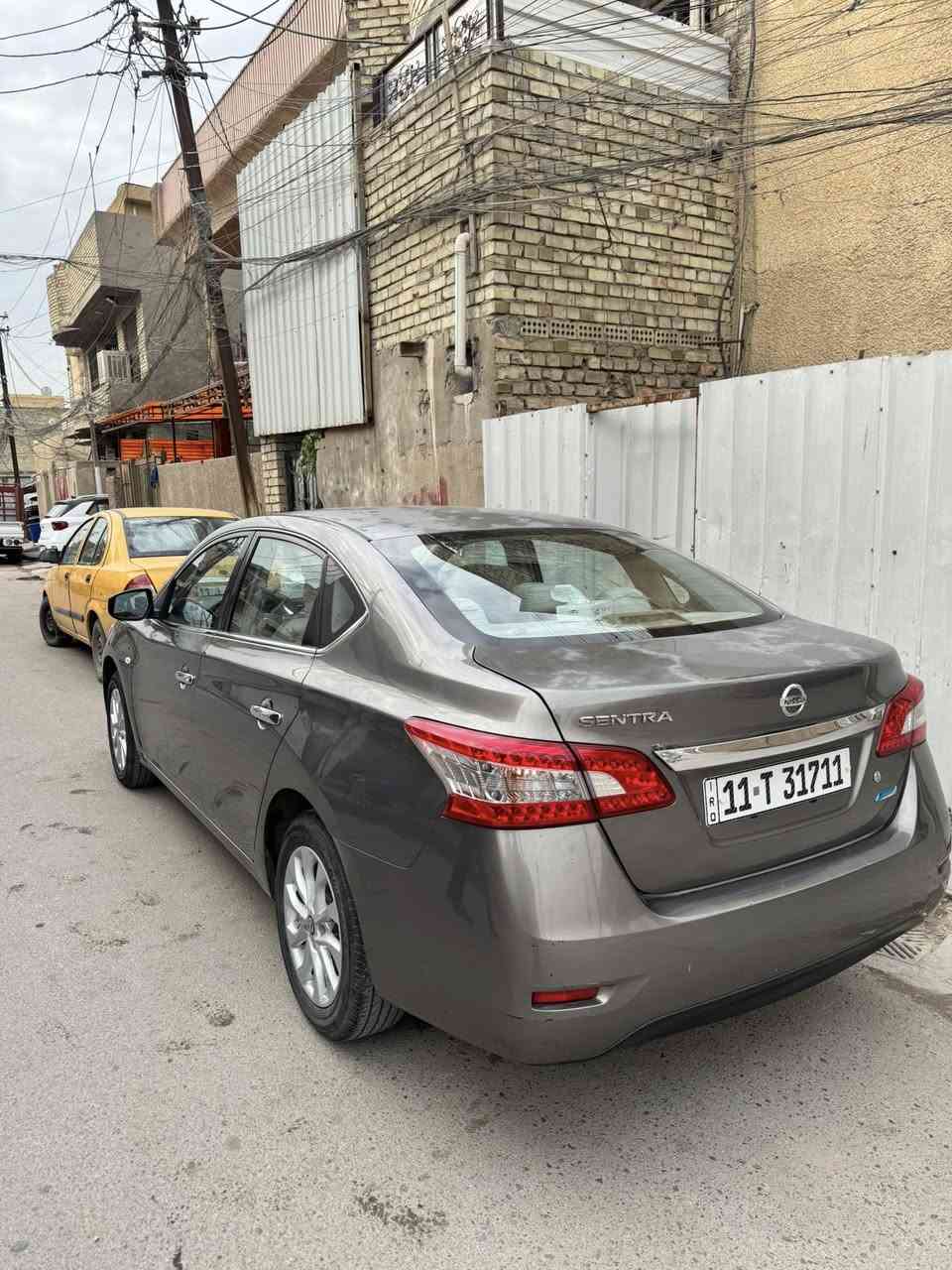 السلام عليكم 
سياره نيسان سنترا 2016 خليجي
مكفوله ما عدى الجراد الموجود بصور 
سياره نظيفه حلوه 
السعر /112$
للستفسار/***********
مكان /بغداد الجديده
