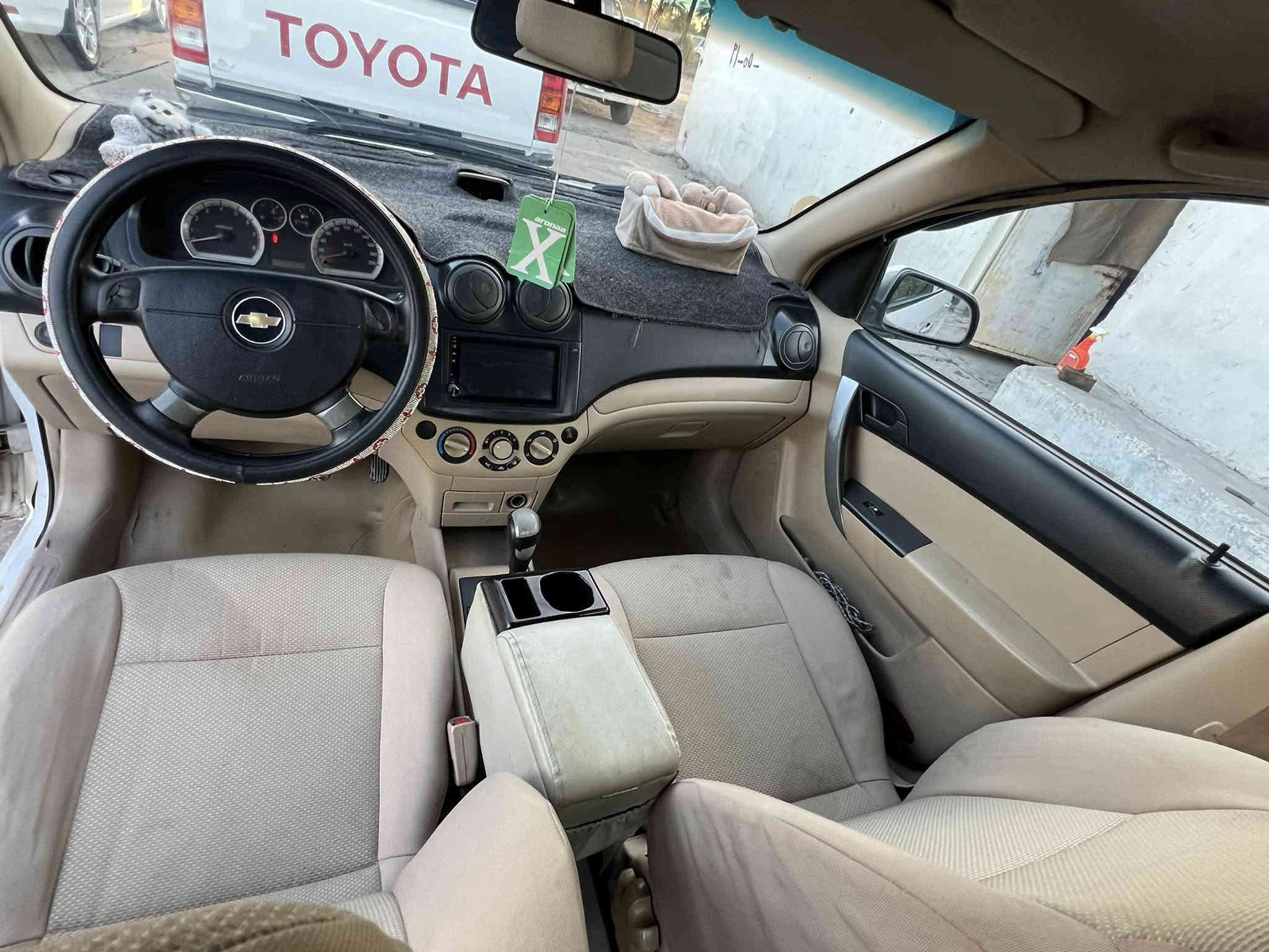 أفيو 2011خليجي  رقم صلاح  الدين شركه عامه سياره مكفوله من صبغ وضربه وتبديل سياره  جاهزه تخم تاير صدر مابيه برغي نقص نضيفه مال بيت مكان السياره صلاح الدين بلد تقاطع بني سعد السعر70وبي مجال مجال حك الجيه ***********
