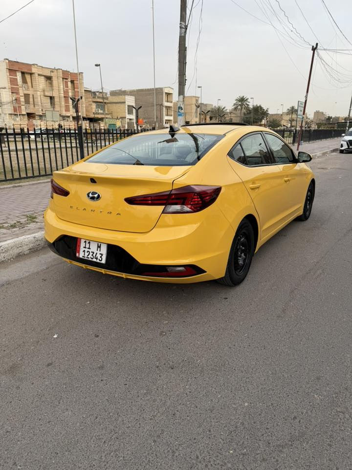 السلام عليكم حبايب للبيع فقط بدون امراوس النترا موديل ١٩ رقم بغداد مصفرة هيئة أو غرامات تحويل مباشر سياره جاهزة للشغل مابيهه نقص حادث موضح أمامك بدون ايرباك تخم تاير مصبوغة جديد سياره فول مواصفات السعر ١٣٥ أو بيهه مجال شي قليل للاتصال ***********
