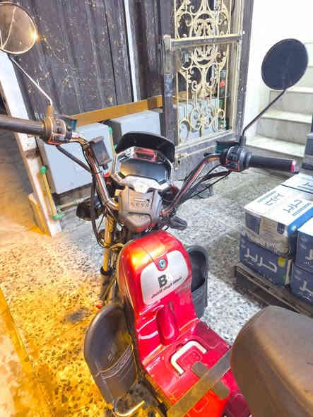 السلام عليكم دراجه شحن هارلي  للبيع  نظيفه بس سكرتير مال شحن عاطل بطاريه جديد للتواصل على رقم *********** مكان بغداد سريدات
