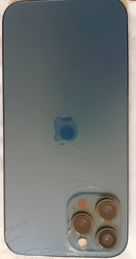 ايفون١٢ برو ماكس ذاكرة ٢٥٦ بطارية ٩٣ الذاكره ٢٥٦الجهاز مبدل فقط شاشةاصليه ٣خيارات  وبيهة فطر الجهاز نضيف 
وضهره كدامكم مكاني بغداد دورة 
سعر ٢٩٠ 
او مراوس ***********
