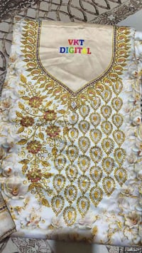 قطعتين • قماش أصلي • مع شال