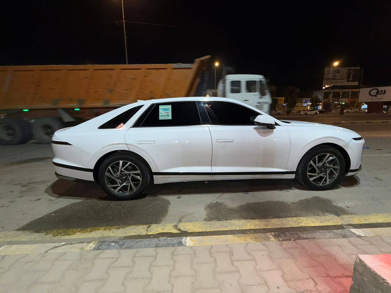 ازيرا غاز فقط وارد كوري. 
رقم قادسيه 
موديل ٢٠٢٣ محرك ٦ سلندر 
مكفوله من ضربه بيها فقط تكحيل
بسمي مداور ثاني يوم
سعر 235 
مكان السياره الديوانيه

كروب 11 رابط كروب مكتب الخليج للأستيراد الوارد الامريكي والخليجي
اهلا وسهلا بالجميع 🇺🇲🇾🇪
https://chat.whatsapp.com/Dl6maToIUqO7D8fpPDI1iv
***********
