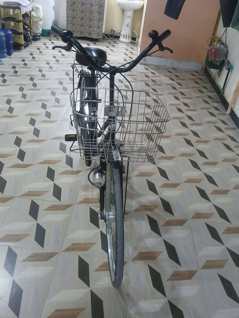 للبيع بايسكل كلش جديد حساس بداله لايت كله شغال للإستفسار على الرقم ***********
