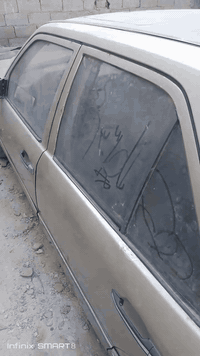 السلام عليكم عندي سياره مرسيدس دب الموديل 87 سياره جاهزه مكينه وقير بطه فيفتي اثنين ونص سياره رقم الماني مشروع وطني تحويل ثاني يوم عارضه ب 38 وبيها مجال بس بيها شغله صغيره من شديت الماكينه الجديده قام عندي البيت ما يجي جيب النمر كلش حلوه اي اشكال ما بيها وبيها مجال للكير عنواني بغداد هذا رقم تليفوني ***********
