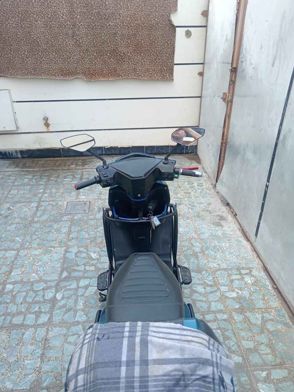 السلام عليكم دراجه شحن سكنس لبيع بطاريات فول عل فحص لايتات كهربائيات كله شغاله هورن  نشره اربع نمر سرعه 99 نضام بك سكنس ابو الدرع بريك امامي خلفي دسك رياضي دبلات رياضي الرقم ***********
