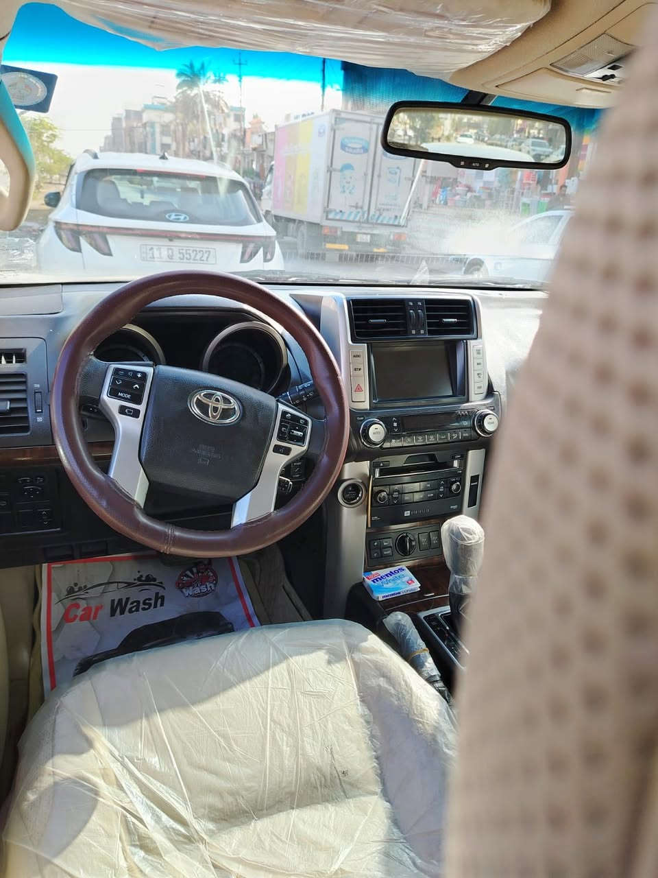 يا رزاق
برادو VXL موديل ٢٠١٠ كويتي 
٤ ويل تحكم ستيرن 
ماشيه ٩٥
نظيفه جداً - فول ١/١ - بلاديه على وضع الشركه 
محركها 6 سلندر 
رقم بغداد الجديد - سنويتها جديده - هزه + سونار موجود 
مكفوله من ضربة وتبديل 
شاشات داخليه + ثلاجة + ارضيه جلد 
٣ قطع تبريد + حساسات امامي خلفي 
سيارة دبل تانكي + فتحة سقف + هوك خلفي  
زراكات لايت + اشاير بالمري 
مكان السياره / بغداد البنوك 
السعر / 275 
الرقم / ***********
