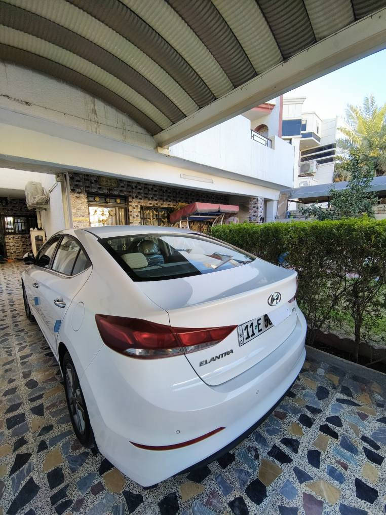 سلام عليكم ورحمه الله 
(اللهم صلي على محمد وال محمد) 
النترا Elantra خليجي 2017 GLS
سياره على وضع الشركه 
فول مواصفات _
محرك دوش 2.0
تبريد قطعتين 
خمس تجاوي وتجوة وسيطه خلفيه
خمسه ويل كب سبير على وضع الشركه كتلوكات سياره موجودة 
يدات نيكل وترايش نيكل
لد نهاري
بجم زنون زرع عدسه اصلي  ونضام ترحيب زنون
سستم صوت
شاشه كبيره 
كامره خلفيه 
اشاير مري شفط
مخارج عدد ٢ USB
مخارج جداحه عدد 2
مو درايف 
فتحه سقف سلايد رؤؤف
تحكم ستيرن جهتين
حساس امامي خلفي
ماشيه 55
الرقم الجديد الدولي بغداد
باسمي مكاني بغداد مامتواجد عل فيس 
رقم الهاتف ***********
