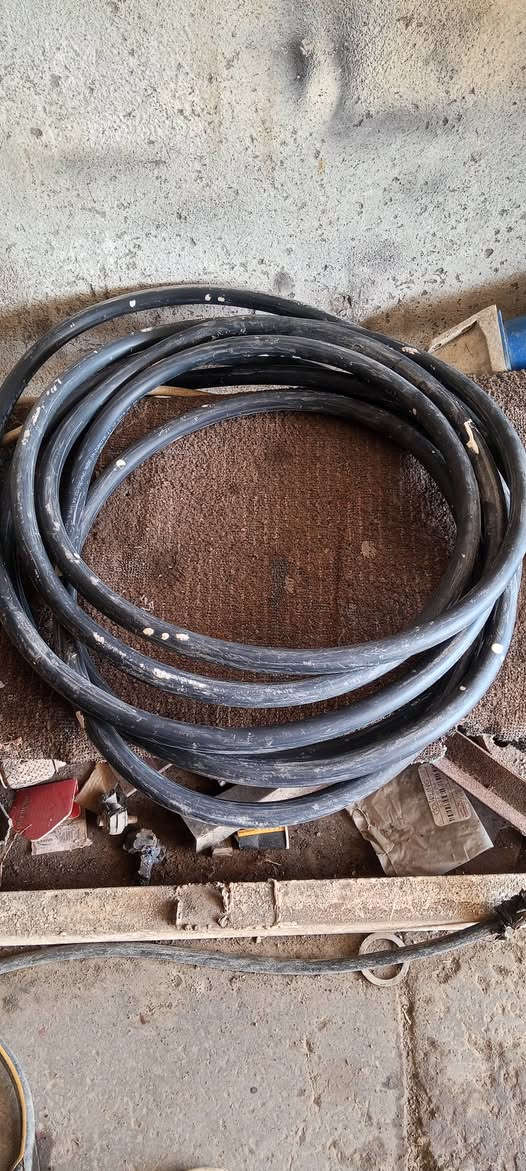 كيبل كهربا 4×10/الطول 9متر /السعر 15قفل


**إذا كنت صاحب هذا الإعلان وتريد حذفه لأي سبب، رجاءا أرسل رسالة إلى الدعم الفني**