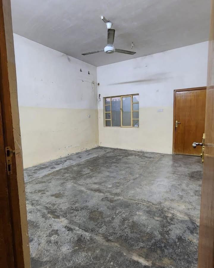 جديدنا
#بيت_للبيع_في_القلعة 
بيت 225 م طابق واحد بناء 2013
يتكون من غرفتين نوم و صالة و أستقبال ومطبخ وصحيات داخلية و خارجيه عدد 2 وكراج
لا مخدوم جميع الجهات ....بسعر مناسب للأستفسار مراسلة الصفحة .. او الاتصال ع الرقم 
*********** .
