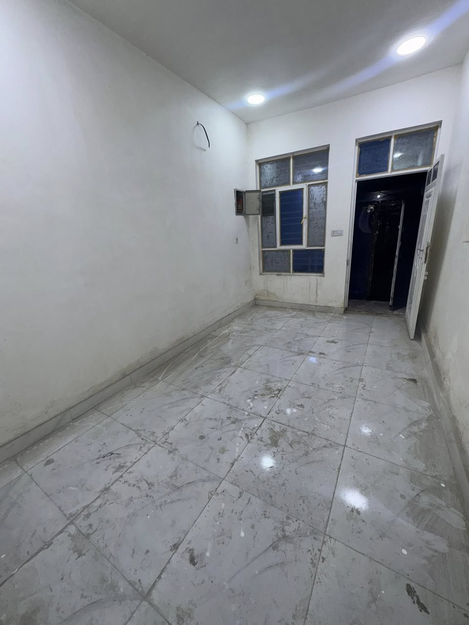 🔸 مشتمل #للايجار ✅
50متر مربع بناء سنة 2024
نضيف مرتب 🔑كامل مكمل

🔸الطابق الارضي1️⃣: بحتوي على استقبال ومطبخ حار وبارد وصحيات
الطابق الثاني2️⃣: غرفتين نوم كبار وبلكونه 

🔸موقع ممتاز📍الشعب شارع الصحه قرب سوك شلال وحسينيه الانصار ( شارع عريض )
 
🔸السعر الايجار : نهايته 400الف قفل رجاءا بلا احراج

#ملاحضه التاكد من قراء المنشور قبل لاتتصل وتتعنه  هل يناسبك او ميناسبك كافا التفاصيل مذكوره واضحه مع الصور تحياتي للجميع

معروض بمكتب ابو علي الدراجي للعقار 🏛️
الشعب-نهايت شارع الصحه-مقابيل كرزات ركن الصحه 
*********** 📞
*********** 📞 
 *********** 📞
