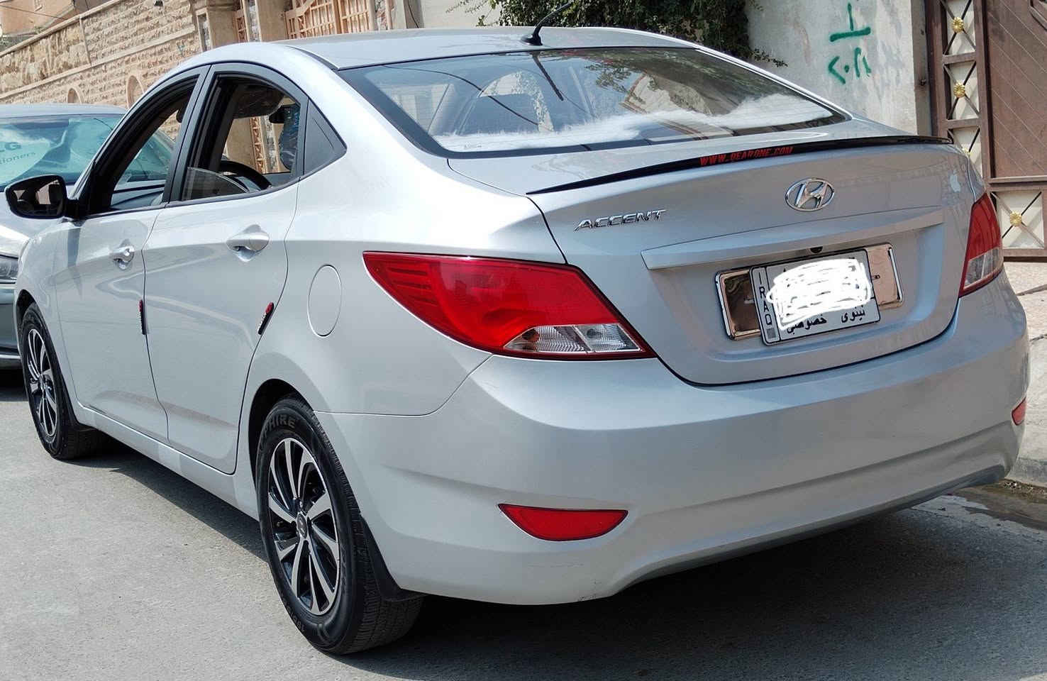 للبيع 
 اكسنت مضلع ٢٠١٦
رقم نينوى الماني/شرط التحويل
مواصفات🔻🔻
وارد/ خليجي سياره كلين بدون صبغ بدون ضررر
ويل كب
نظام ABS
تحكم استيرن
جام كهربائي 
كير توماتيك  
محرك /١٤٠٠/ مامفتوح شرط كير ومحرك
(سيارة نضيفه وماتحتاج اي مصرف) 
سعر/110 
بيها مجال
نظام اقتصادي ECO
للاستفسار اتصل 
*********** / اسيا 
***********/كواك
