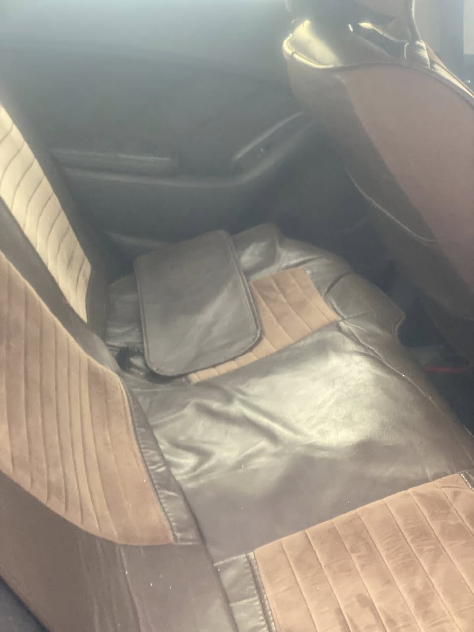 سياره فورتي موديل 2016 
بيهه 3 قطع صبغ بدون دواخل 
السعر 105$
***********
