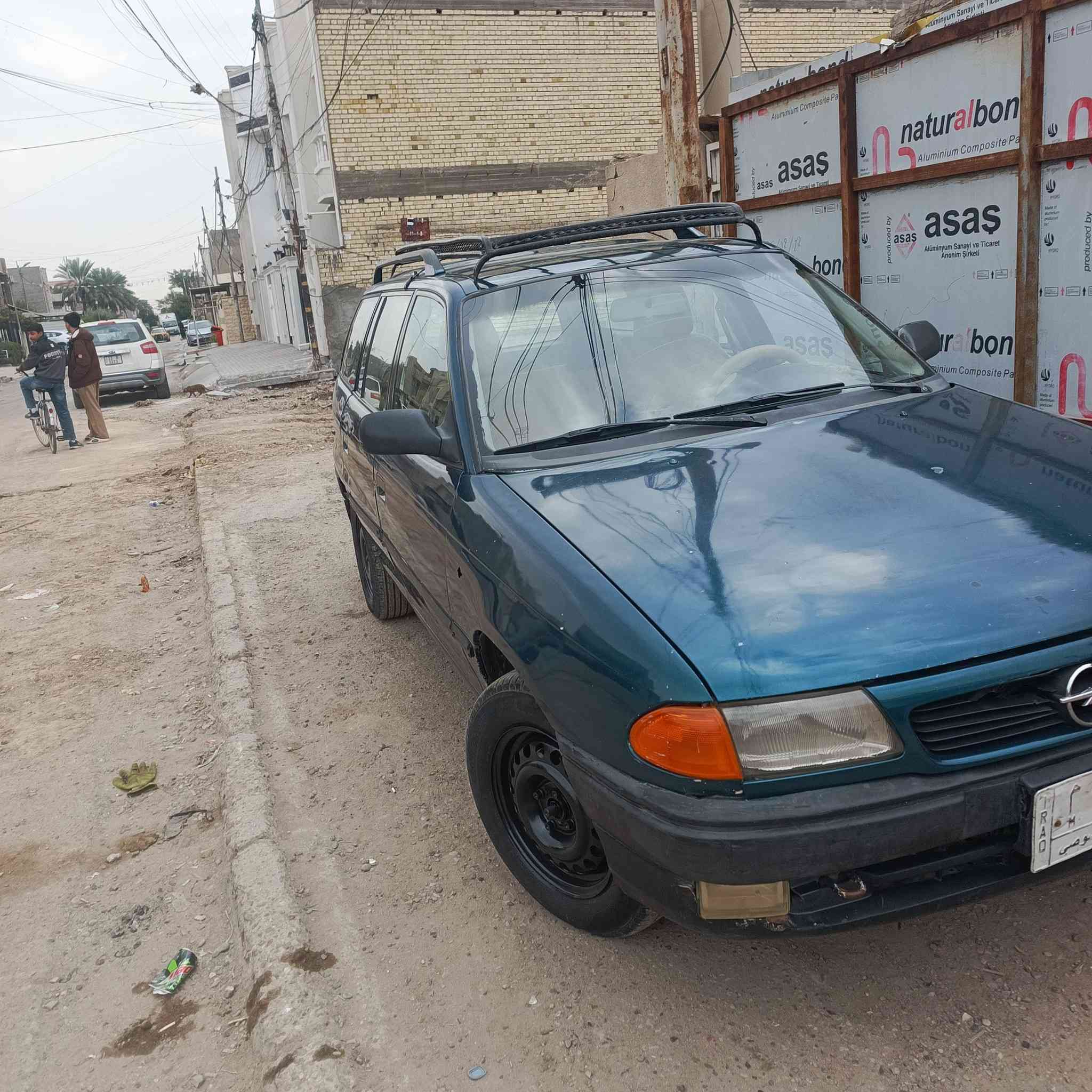 السلام عليكم للبيع استره ستيشن موديل 1994 محرك 1800 محرك وكير مكفول كير عادي رقم بغداد تحويل 
مصبوغه عام جماليه ***********
سعر 40وبيه مجال
ملاحضه مكلف بل نشره
