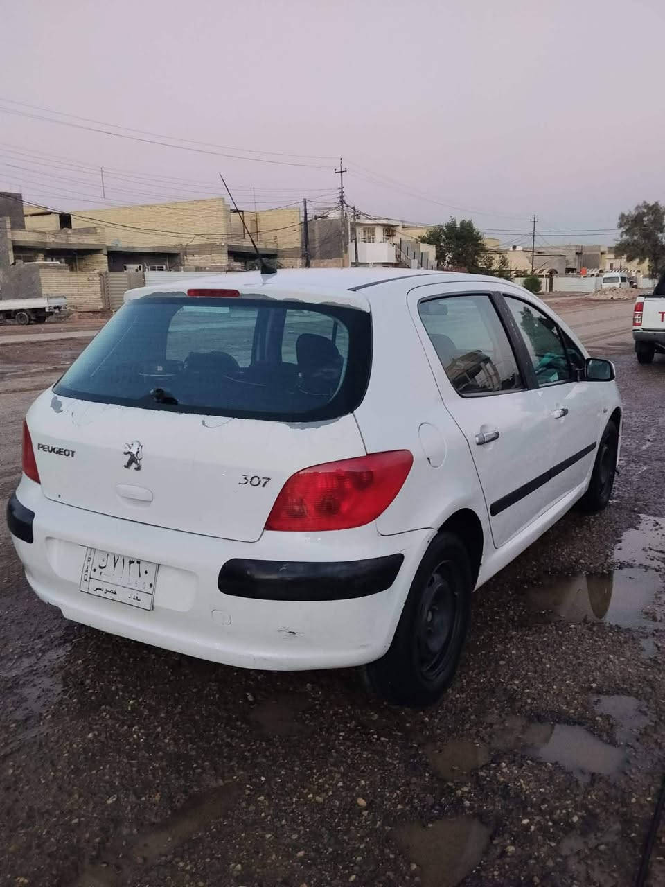 السلام عليكم سيارة بيجو للبيع 307 موديل 2005 رقم بغداد بأسمي كهربائيات كلها شغاله صدر جديد بغداد ناحية الرشيد  السعر 48 مجال قليل ***********
