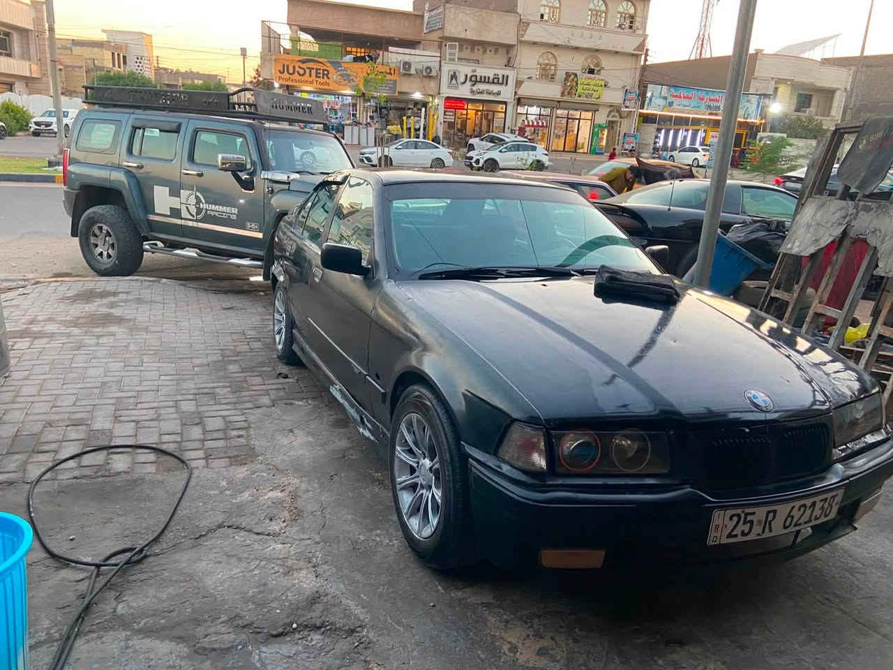 السلام عليكم e36 محرك 25 مسكر عدل مال حاويه 
كير عادي zf رقم كركوك تحويل مباشر 
كهربائيات كله شغاله 
داخل نضيف لا شك ولا كسر 
دشبول جديد 
تنته جديده 
السياره فتحه بس مغلفه ppf اسود كامل
السعر 33 وعليها غرامات ينزل من سعرها 

مكان بغداد 
***********

