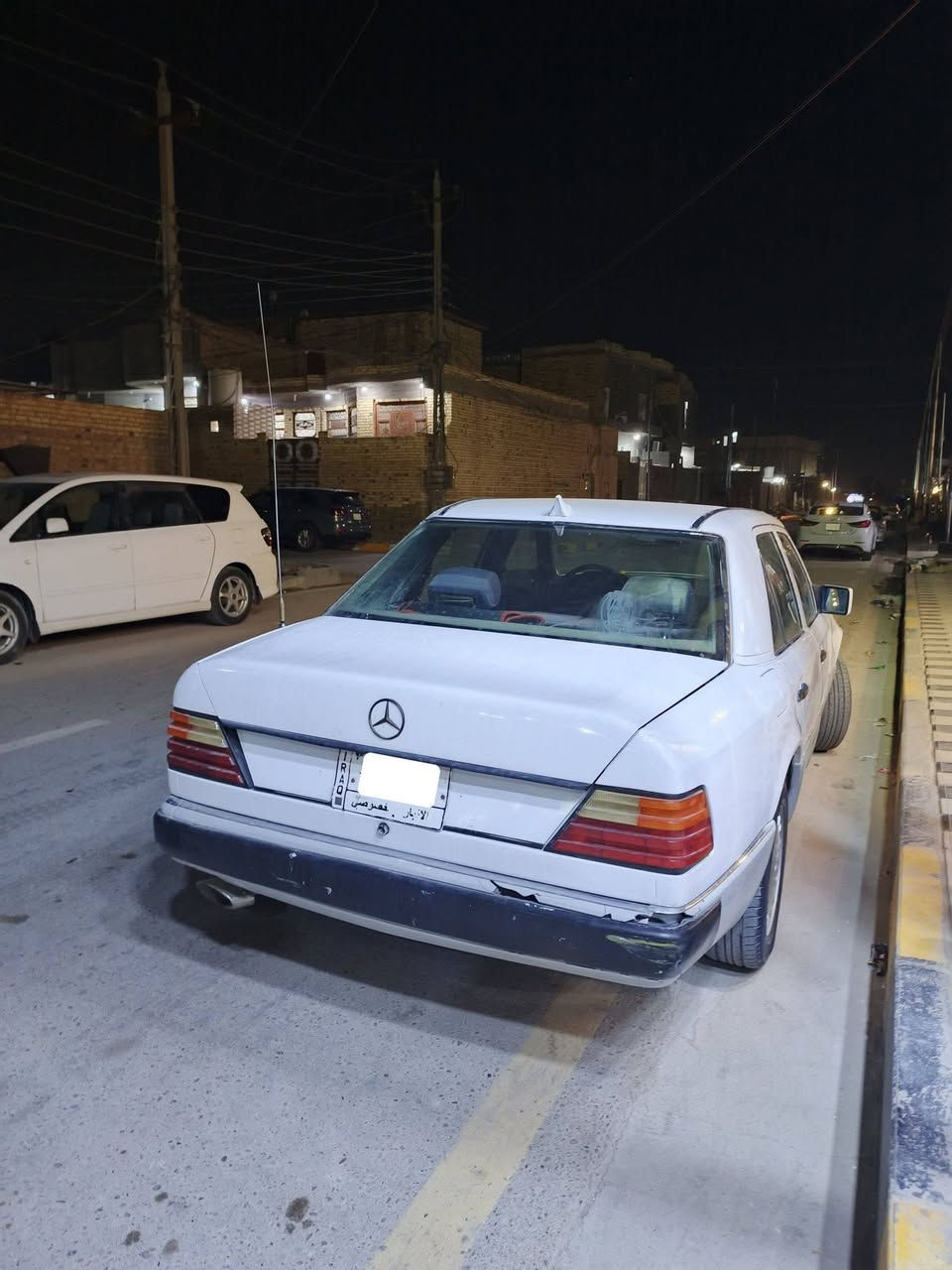 سلام عليكم مارسدس دب للبيع مديل 90 مكينه كير ثنين ونص ديلكو حداديه تايرات جديد خرفه نضيفه سنويه 24 سياره ما بيها ضربه برانكيت ما بي لحيم مكان ناصرية سعر 39 وبيها مجال ***********
