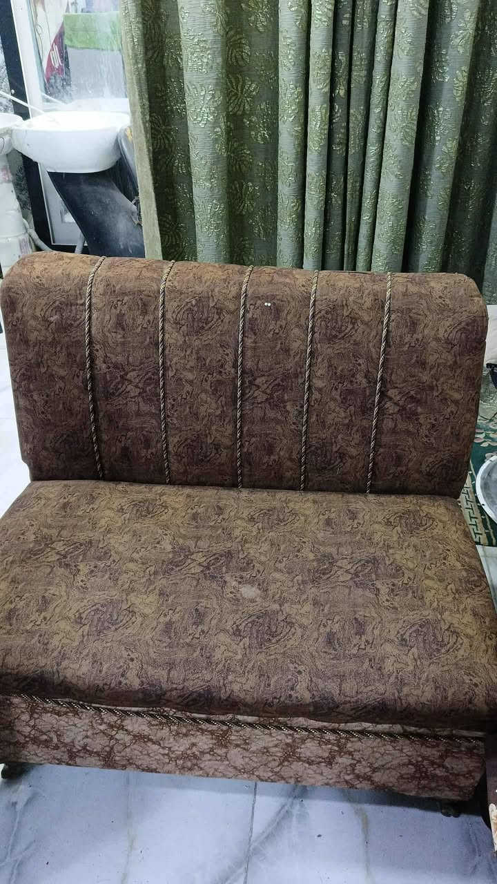 اغراض صالون  للبيع /مكاني النجف
***********
