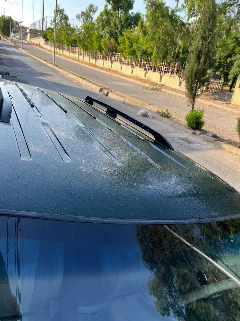 السلام عليكم فورد اكسبلور موديل 2002
٧ راكب 
تبريد قطعتين شغال 
صدر امامي خلفي جديد 
رقم اربيل بسمي تحويل ثاني يوم شرط تحويل 
مكاني مدينة الصدر كسرة وعطش 
السعر 72$وبيه مجال شي قليل 
***********
***********
