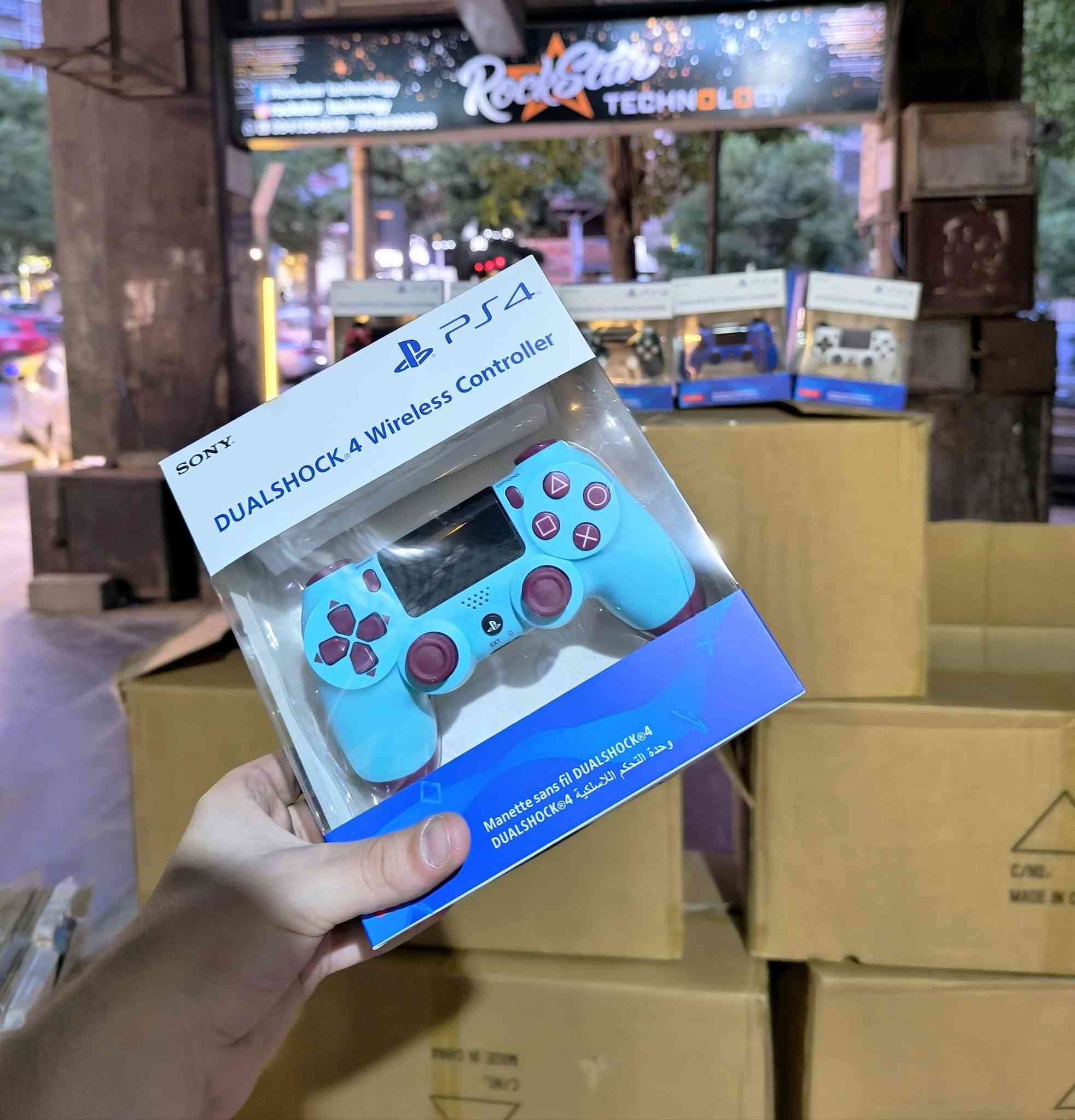 متوفر من مركز ROCK STAR 
قبضات ps4 كوبي نوع اول
بطارية 1000mah 
متوفر جملة ومفرق 
للتواصل 0948306086


**إذا كنت صاحب هذا الإعلان وتريد حذفه لأي سبب، رجاءا أرسل رسالة إلى الدعم الفني**