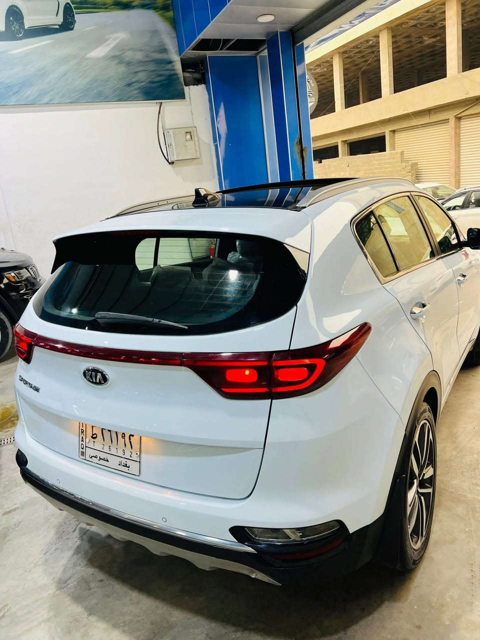 السلام عليكم 
سبورتج موديل 2019 فول مواصفات خليجي مكفولة 
مكينة 2000 دوش ماشية 79 الف 
مواصفات
بصمة تشغيل + بصمة ابواب 
بانوراما 
كراسي جلد + كهرباء
حساسات امامية + خلفية
هاند بريك كهرباء + اوتو هولد
نظام نزول منحدرات 
مري كهرباء + اشاير بالمري
نڤكيشن
شاشة كبيرة + كامرة دوارة
شاحن لاسلكي 
داخل لونين 

السعر 205 وبيهة مجال 

استفسار 📞 ‭0771 631 3141‬

العنوان📍زيونة تقاطع ملعب الشعب خلف محطة وقود المثنى 

معرض الليث لتجارة السيارات
