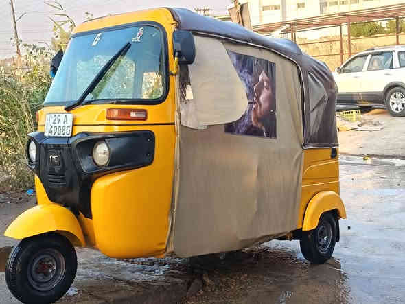 سلام عليكم تكتك 21 مصبوقه صبق عام السعر 6500وبيها مجال لشراي ***********
