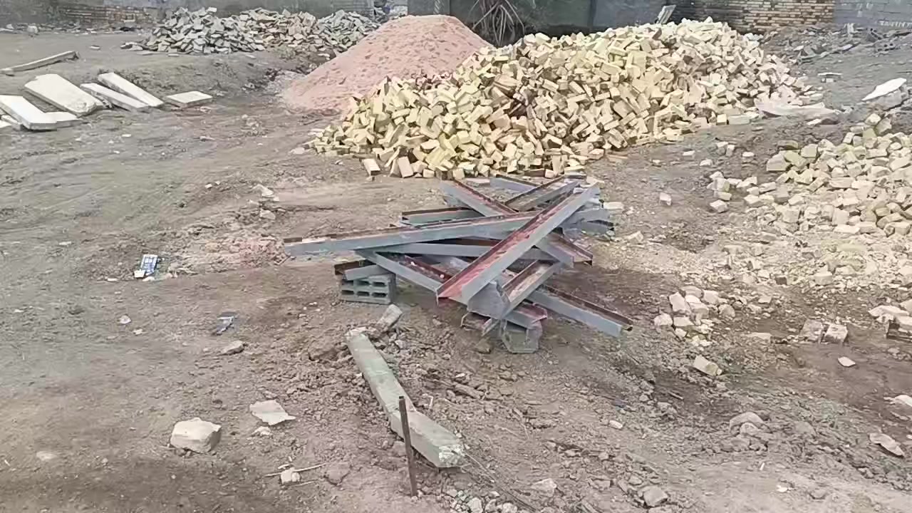 قطعه للبيع المساحه 195 بشارع علي غماره بحي الحوراء قرب سيد عباس 
***********
