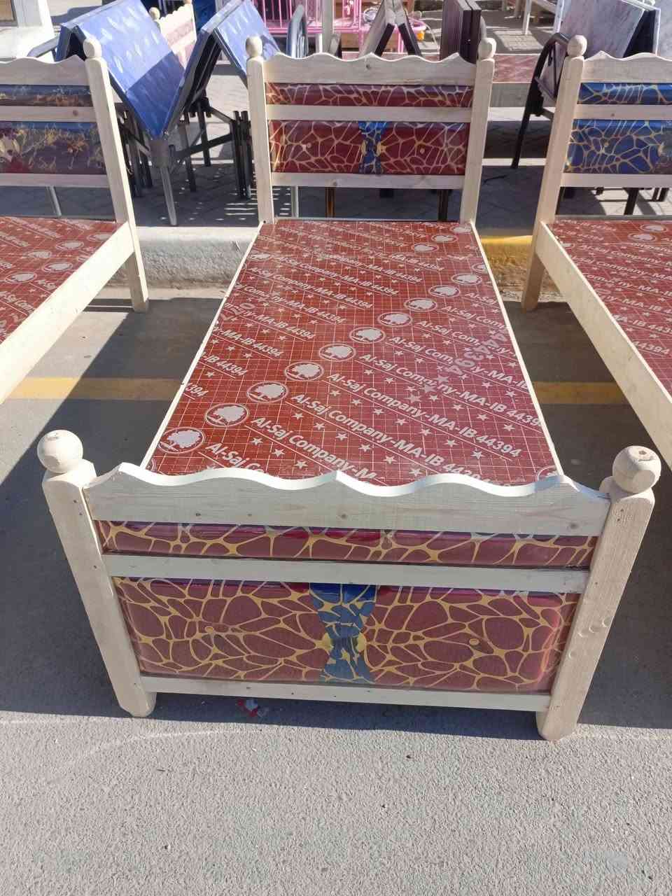 جرابي دوشمه وفلونكه نفر واحد 
الطول 195
عرض 85 
متوفر جميع الالوان والقياسات 
متوفر خدمة توصيل داخل بغداد 
واتساب ***********
