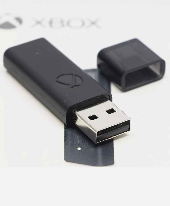 " #دنغل_مايكروسوفت إكس بوكس اللاسلكي لنظام التشغيل ويندوز (Microsoft Xbox Wireless Adapter for Windows). 

#بسعر_10_الاف_فقط.

* يسمح بتوصيل يدات تحكم Xbox اللاسلكية بجهاز الكمبيوتر الذي يعمل بنظام ويندوز 10 أو 11. 

* يوفر اتصالاً لاسلكياً مستقراً بأوقات استجابة أسرع وأقل تأخيراً مقارنة بتقنية البلوتوث. 

* يدعم الصوت الاستريو اللاسلكي والدردشة داخل اللعبة. 
يتميز بتصميم صغير ومدمج.

* ويدعم توصيل ما يصل إلى 8 يدات تحكم في وقت واحد. بغداد, العراق


**إذا كنت صاحب هذا الإعلان وتريد حذفه لأي سبب، رجاءا أرسل رسالة إلى الدعم الفني**