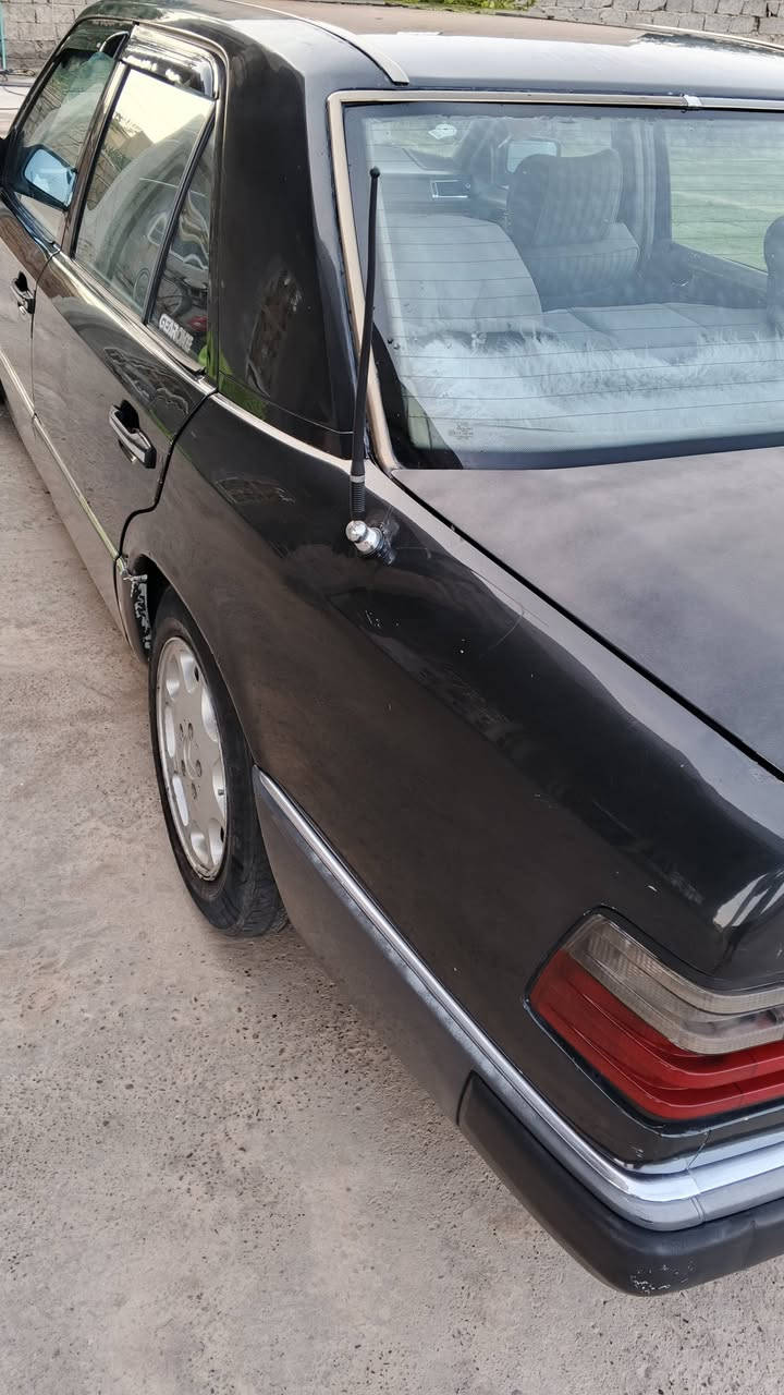 مارسيدس دب رقم السليمانية الجديد بسمي محرك بطه 2500
كهربائيات شغاله سنتر لوك تخم تاير جديد باتري جديد 
السعر 50 ورقة 
***********
