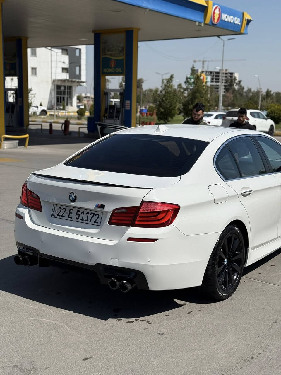 ‏BMW .لبيع
F10 - 2011 - 528
مكينة
المرغوب بدون توربو نوصل قصير (N52)
السيارة ماشية 186 الف كم
رقم اربيل- 
بأسمي تحويل مباشر
وارد خليج - وكالة العروش
السيارة بيها صبغ بابين فقط بدون دواخل بدون ايرباك
فول مواصفات
-   بردات ابواب
-   كاميرا خلفية
-   مري قلاب عند الرجوع للخلف
-   نظام انزلاق
-   توويل وليس فور ويل
-   تبريد منفصل
-   ويل كب اصلي حجم 18
-   حساس امامي خلفي شغال
-   صندوق شفط شغال
-   انظمة قيادة متعددة
-   اوتو هولد
-   ستيرن كهرباء
-   شاشة كبيرة
-   شفتات ستيرن
-   سلايد روف
-   مقاعد جلد كهرباء اللون قرميدي المميز
-   تنتة بلادية
- عليها كت كامل M دوسات و دعاميات
سيارة جديدة و بلادية تجي
شوف بعينك وتحكم بدون اي نواقص او اعطال يعني صفرمسج
ملاحظة :  عليها غرامة ١٤٠٠$ ارجعلك مع العقد
وبالخير ع الياخذها ...
السعر المطلوب 17,100 $
الف دولار
وبيها مجال بسيط ....
للاستفسار الاتصال ***********
مكان السيارة - اربيل - ازادي
